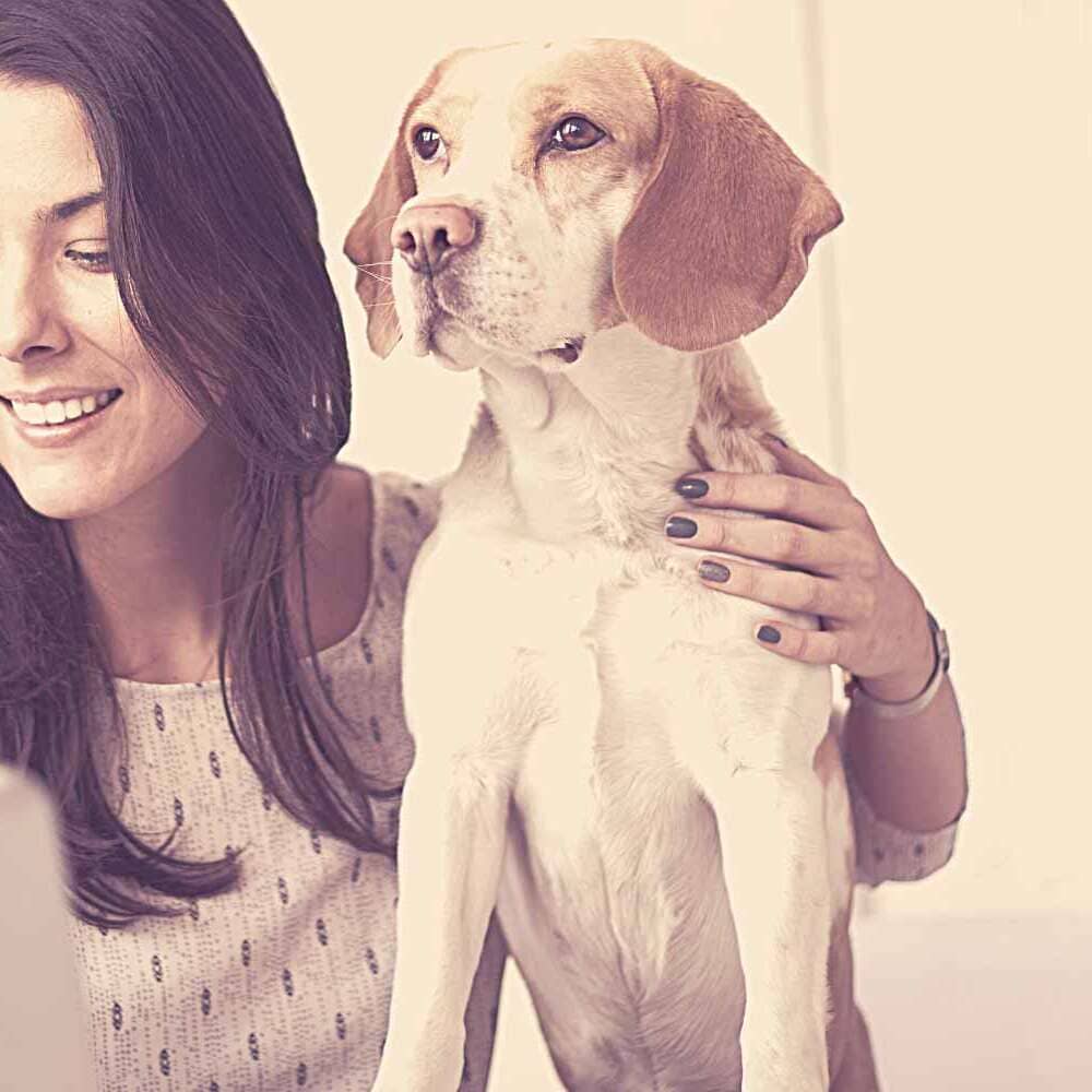 Frau mit Hund